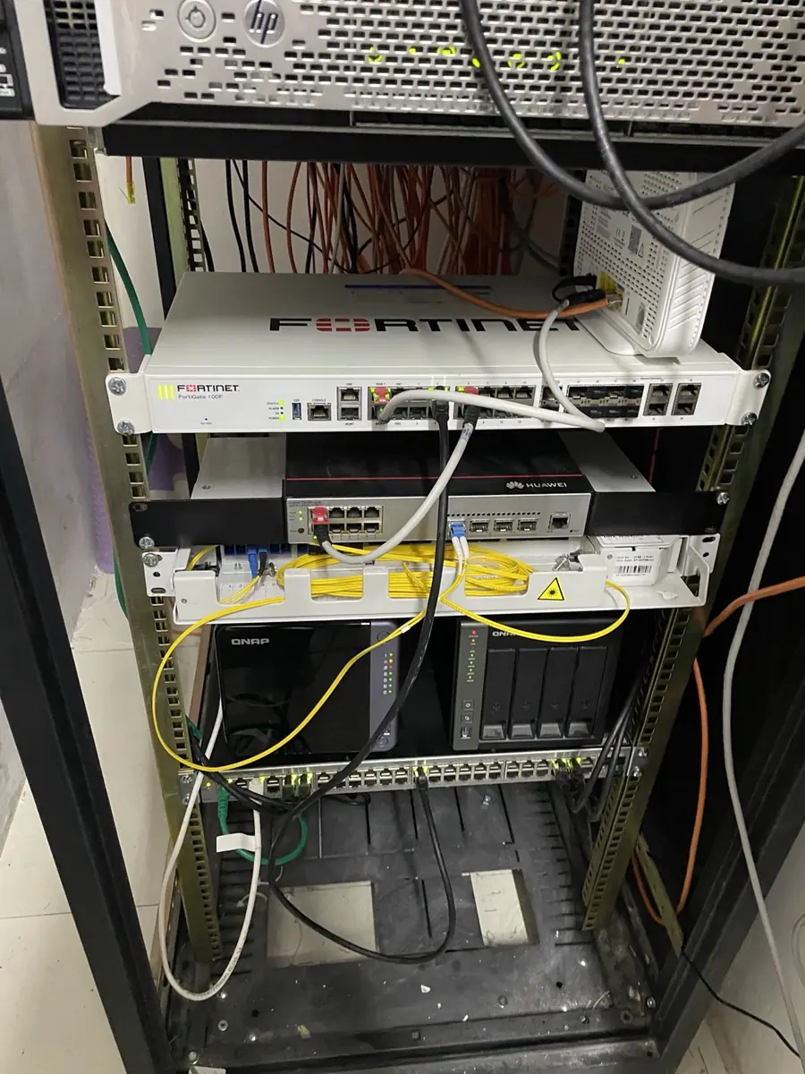 Başakşehir kurumsal bilgisayar servisi için ağ kabini firewall ve NAS kontrolü
