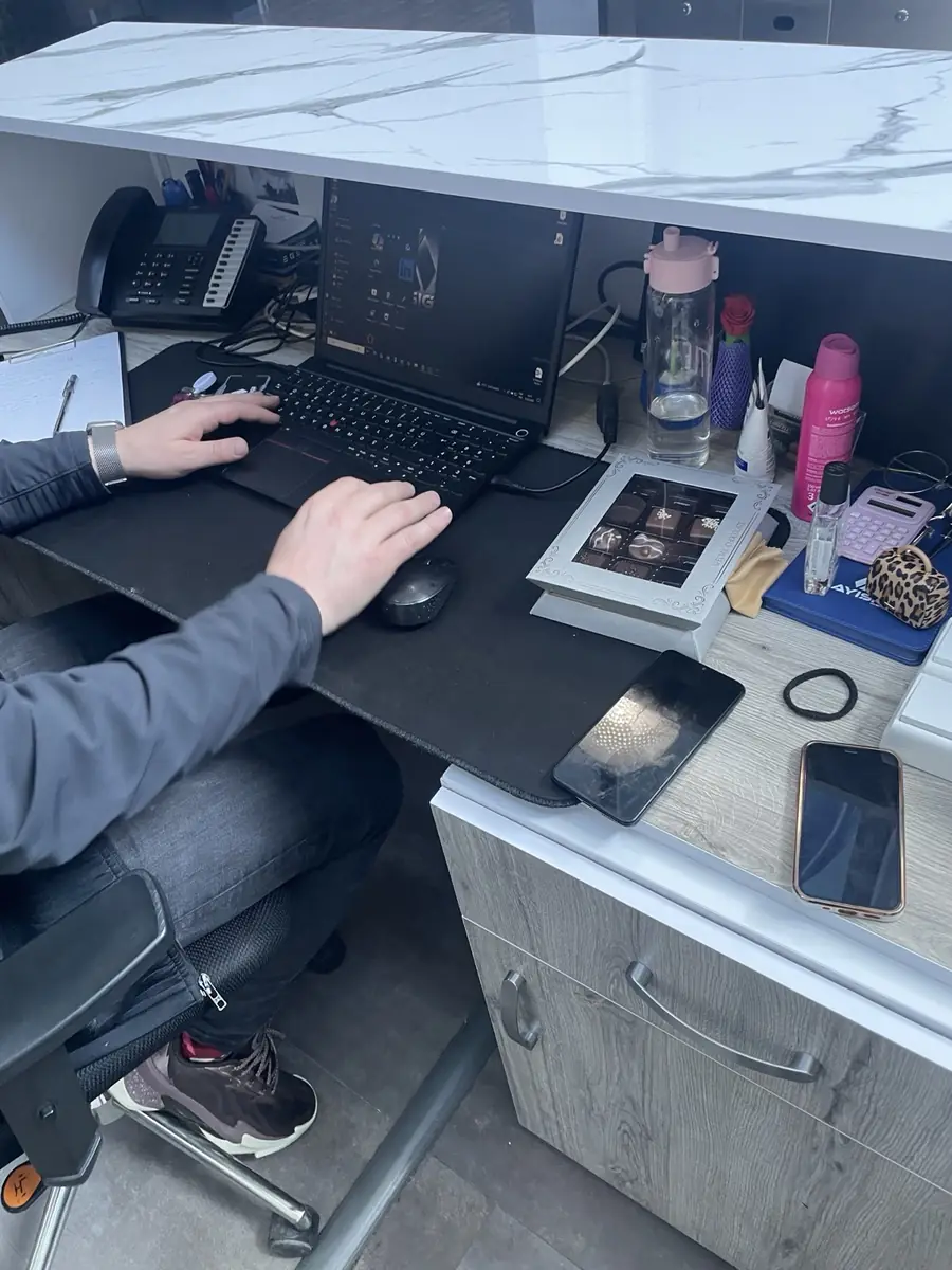 Beşiktaş bilgisayar servisi için ofiste yerinde laptop destek çalışması